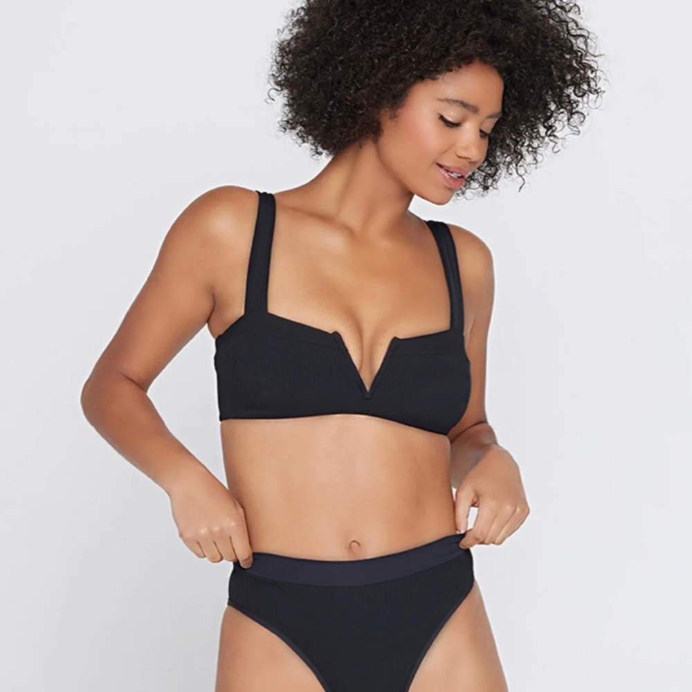 Ribbed Lee Lee Bikini Top size Small